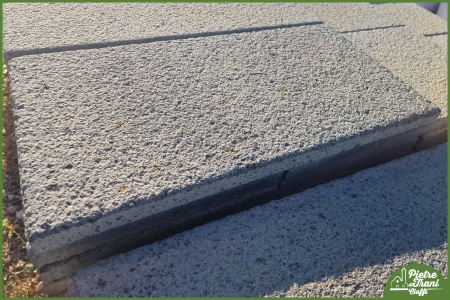Pavimenti Basole Bocciardate in Pietra Lavica